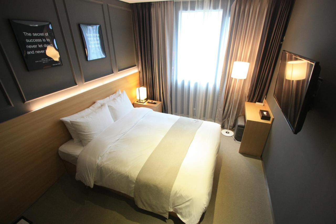 Vella Suite Hotel Suwon Exteriér fotografie