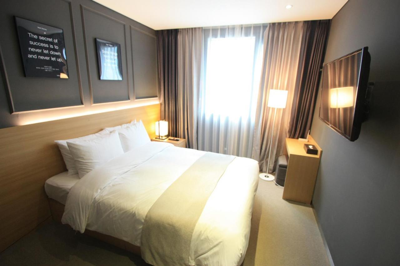 Vella Suite Hotel Suwon Exteriér fotografie