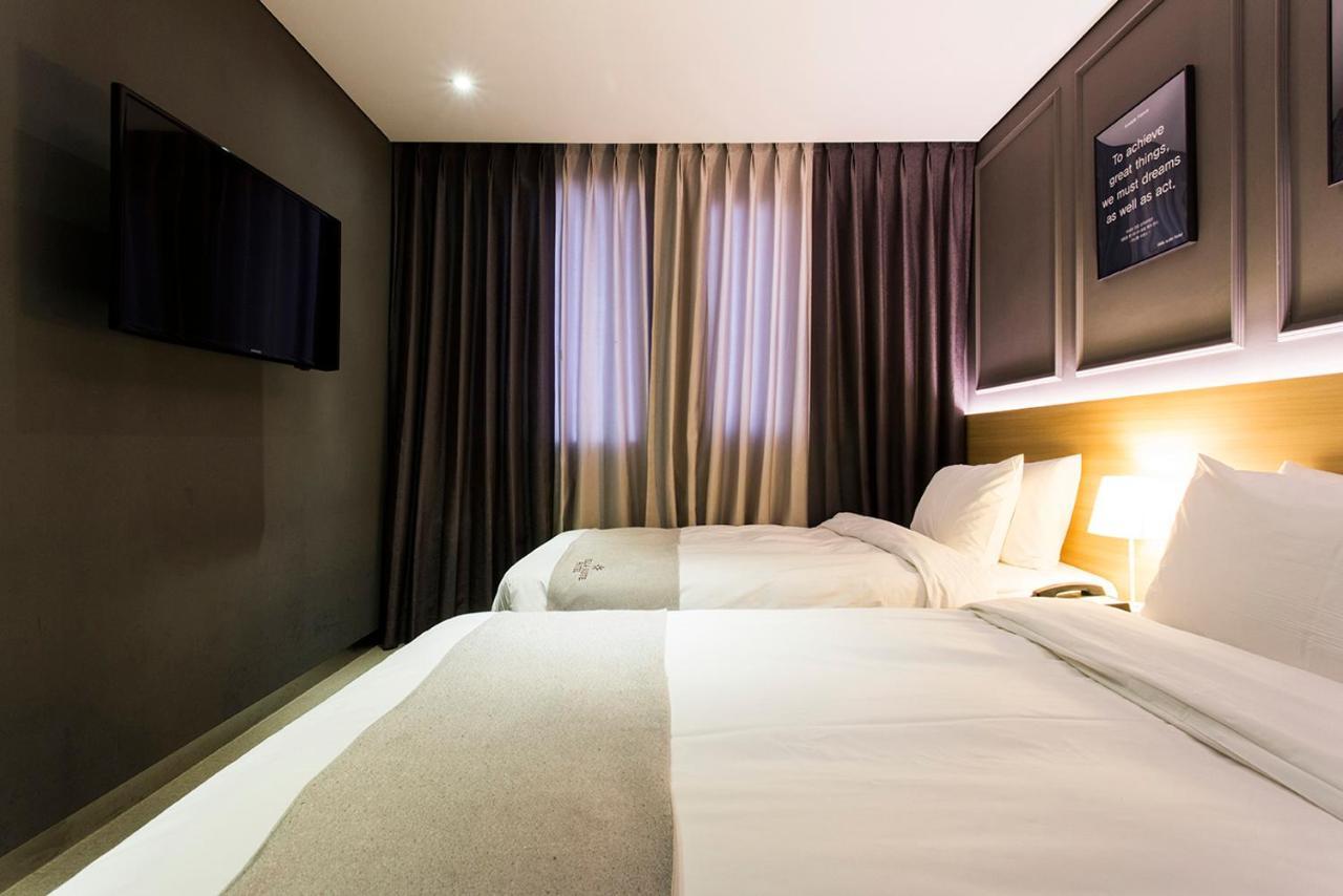 Vella Suite Hotel Suwon Exteriér fotografie